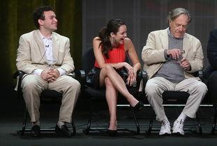 戈德堡一家 第三季,家庭挑战升级，温馨生活再续篇章