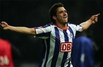 艾迪·伊扎德：剥离,揭秘剥离艺术与表演的奥秘